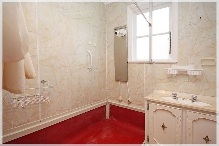 Photo of property in 17 Avenue Road, Foxton, 4814