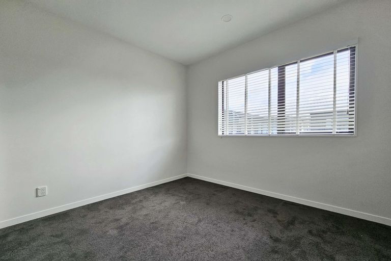 Photo of property in 23 Fredrick Hanson Road, Papakura, 2110