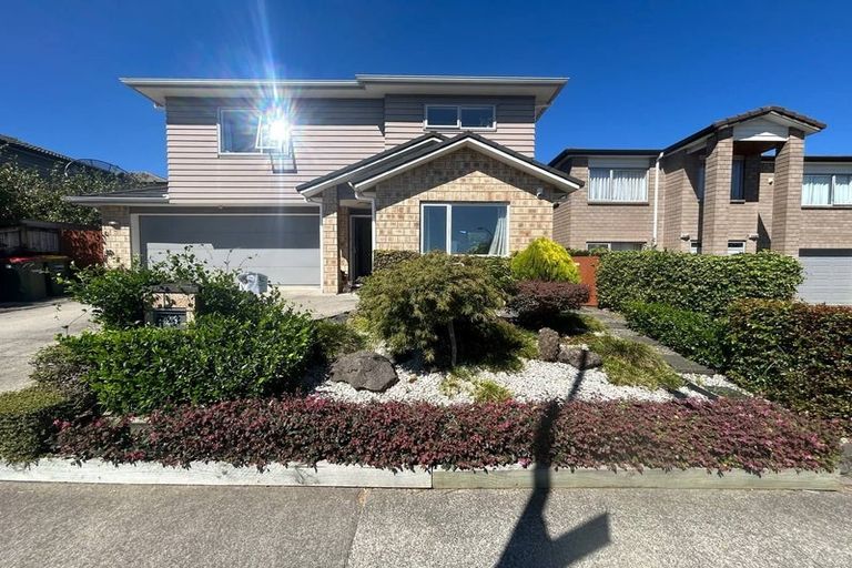 Photo of property in 23 Kerrykeel Drive, Flat Bush, Auckland, 2019