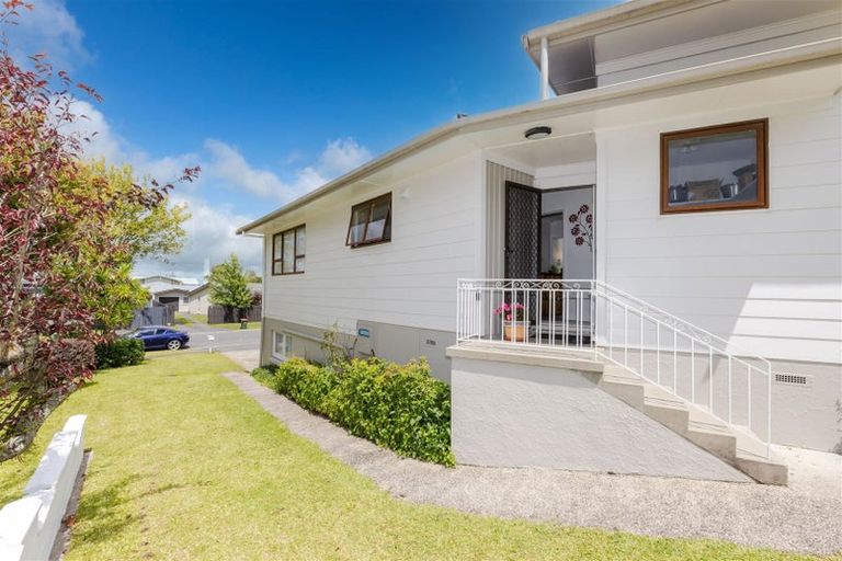 Photo of property in 54 Morrow Avenue, St Andrews, Hamilton, 3200