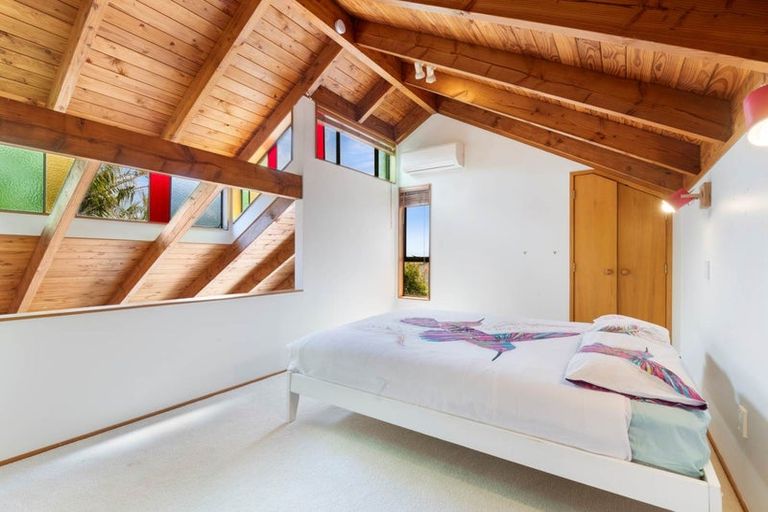 Photo of property in 2/60 Aberdeen Road, Campbells Bay, Auckland, 0620