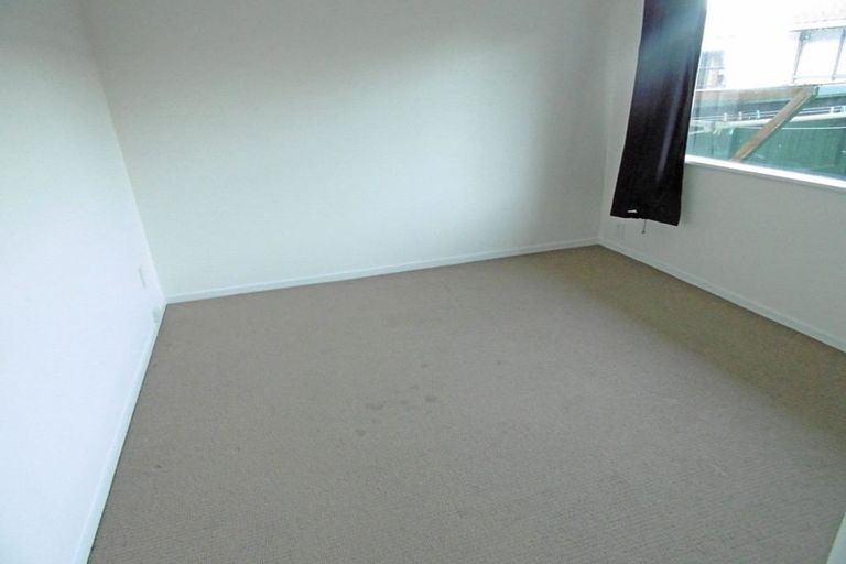 Photo of property in 1/6 Keldale Place, Forrest Hill, Auckland, 0620