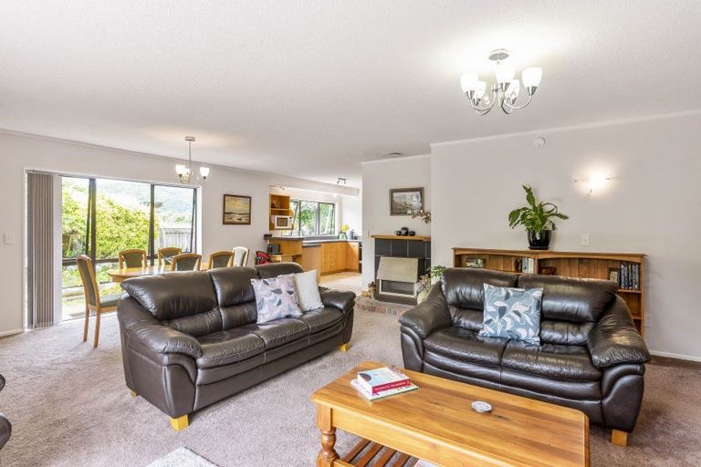 Photo of property in 14 Chilton Drive, Paraparaumu, 5032