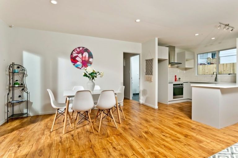 Photo of property in 22 Glastron Place, Bayview, Auckland, 0629