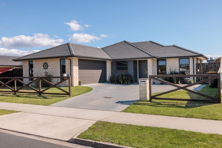 Photo of property in 3 Te Kio Crescent, Papamoa Beach, Papamoa, 3118