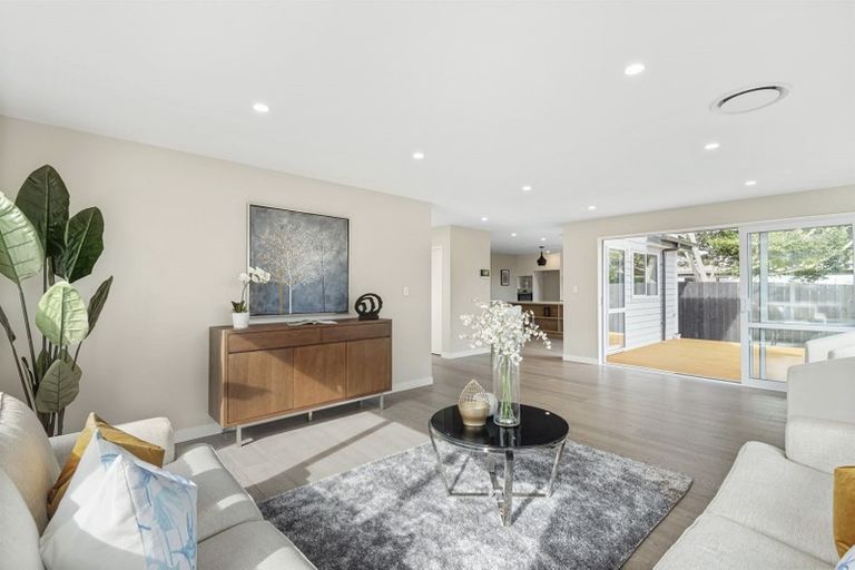 Photo of property in 538a Glenfield Road, Glenfield, Auckland, 0629