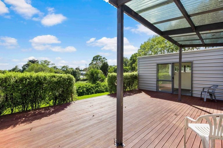 Photo of property in 98 Hanham Road, Kumeu, 0891