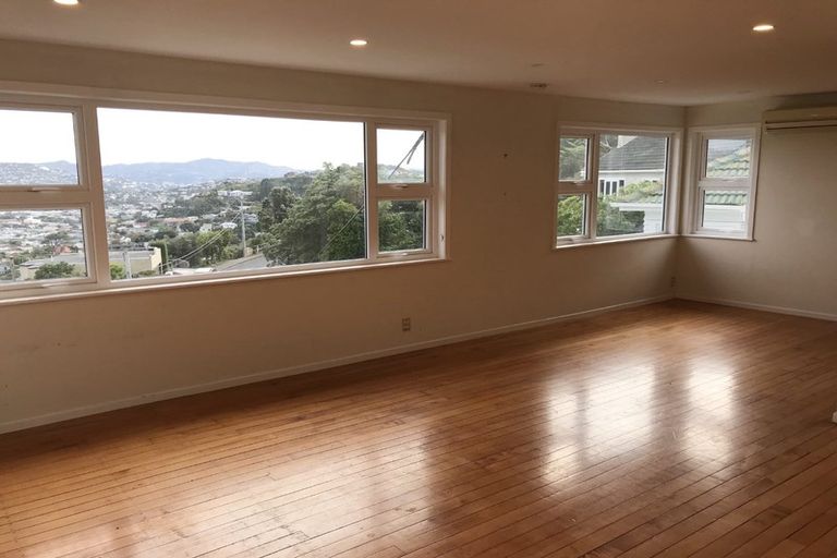 Photo of property in 82 Tannadyce Street, Strathmore Park, Wellington, 6022