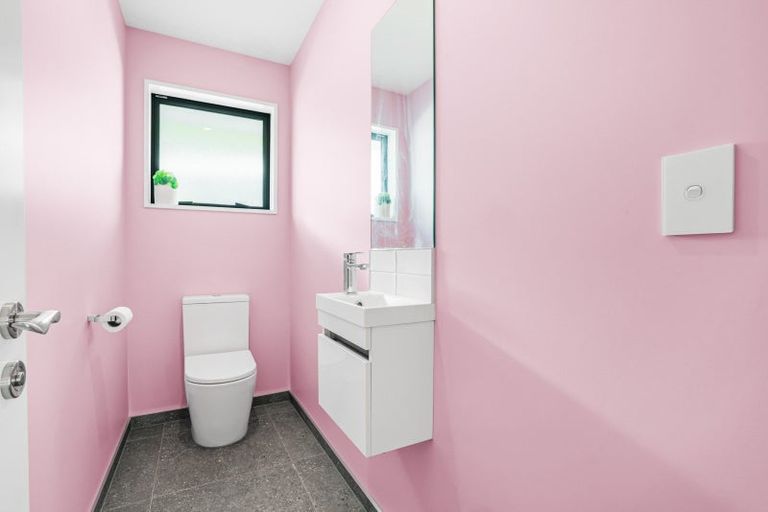 Photo of property in 223b Mount Pleasant Road, Mount Pleasant, Christchurch, 8081