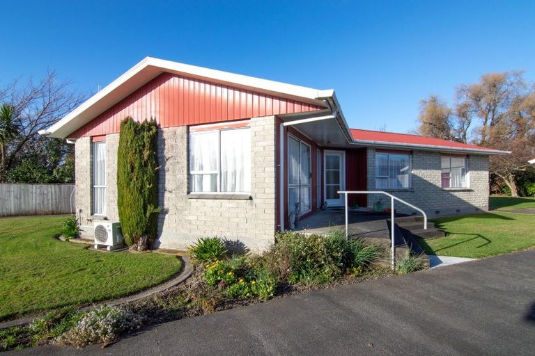 Photo of property in 28 Geraldine Crescent, Cloverlea, Palmerston North, 4412