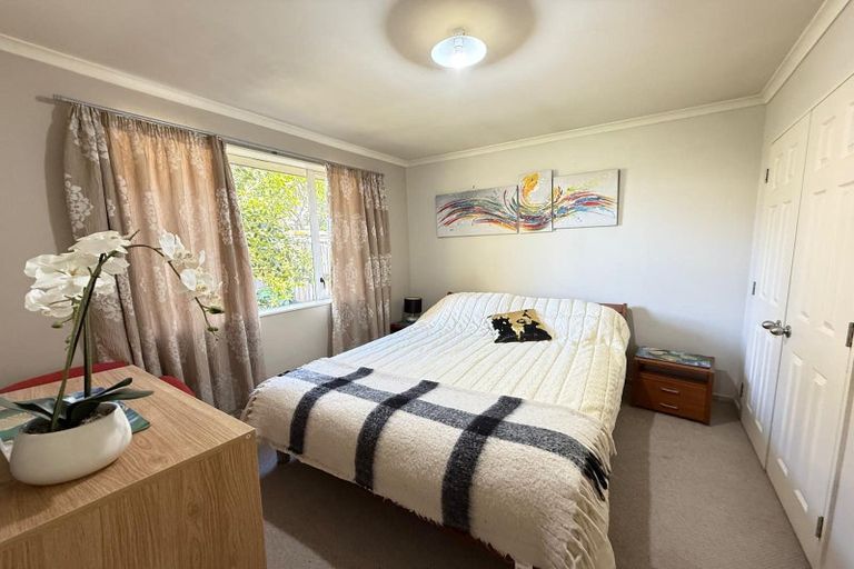 Photo of property in 404a Te Atatu Road, Te Atatu Peninsula, Auckland, 0610