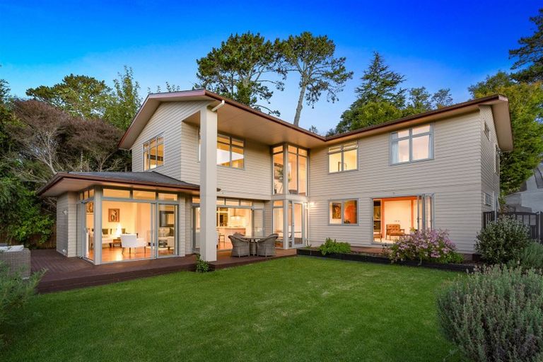 Photo of property in 93 Park Rise, Campbells Bay, Auckland, 0630