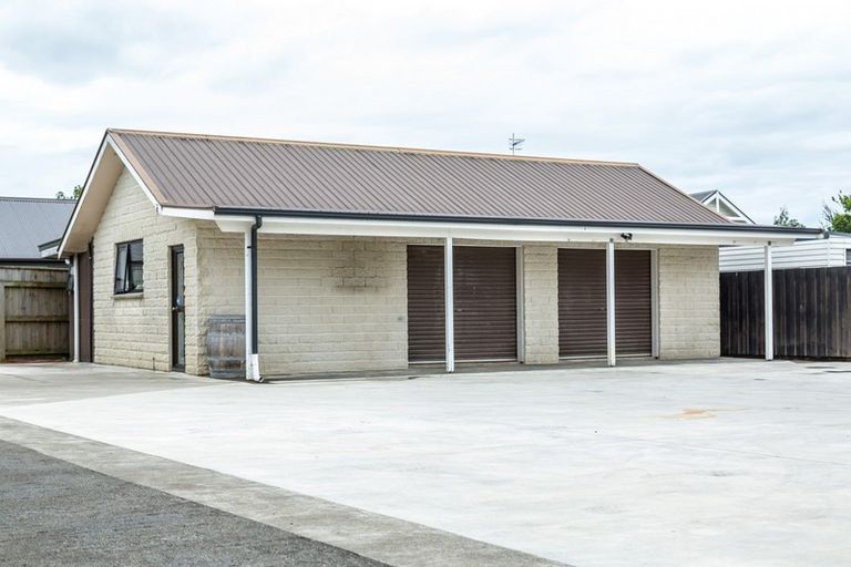 Photo of property in 30 Huxley Street, Pahiatua, 4910