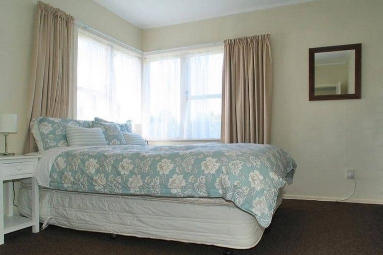 Photo of property in 11 Baffin Grove, Kingston, Wellington, 6021