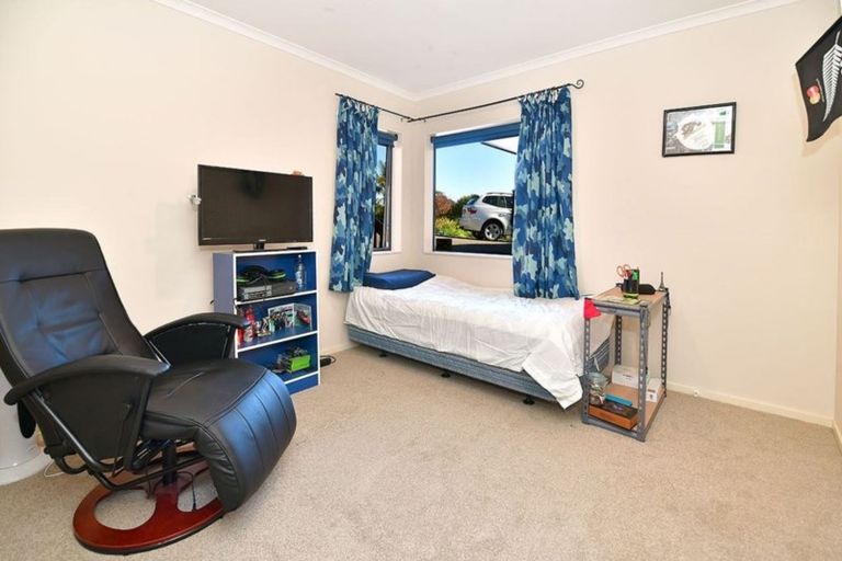 Photo of property in 56 Rivervale Grove, Stanmore Bay, Whangaparaoa, 0932