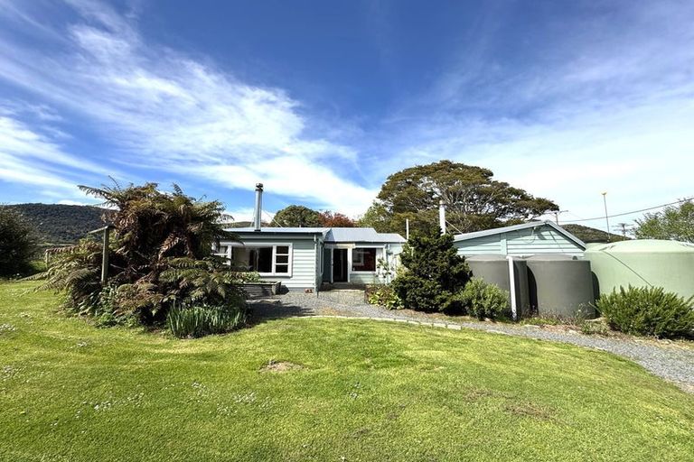 Photo of property in 2262 Papatowai Highway, Maclennan, Owaka, 9586