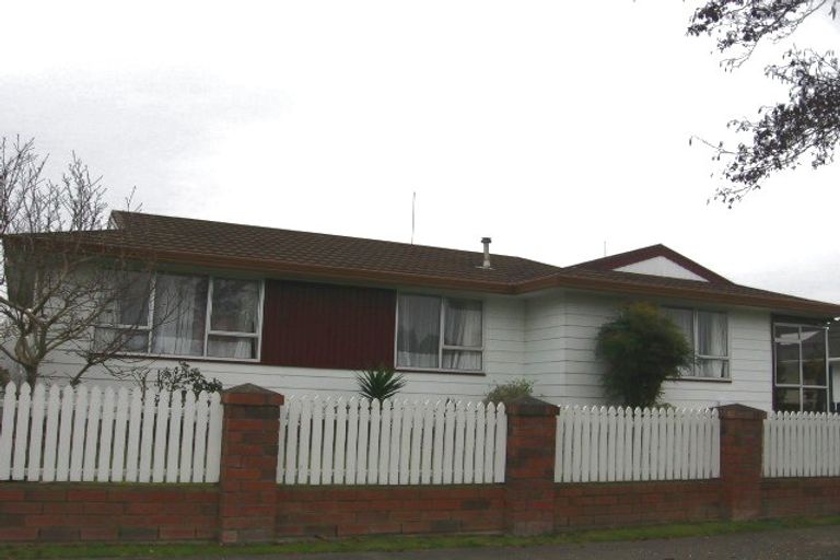 Photo of property in 6 Bendigo Street, Cloverlea, Palmerston North, 4412