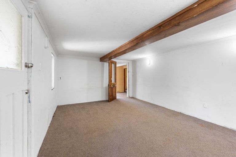 Photo of property in 114a Pioneer Road, Moturoa, New Plymouth, 4310