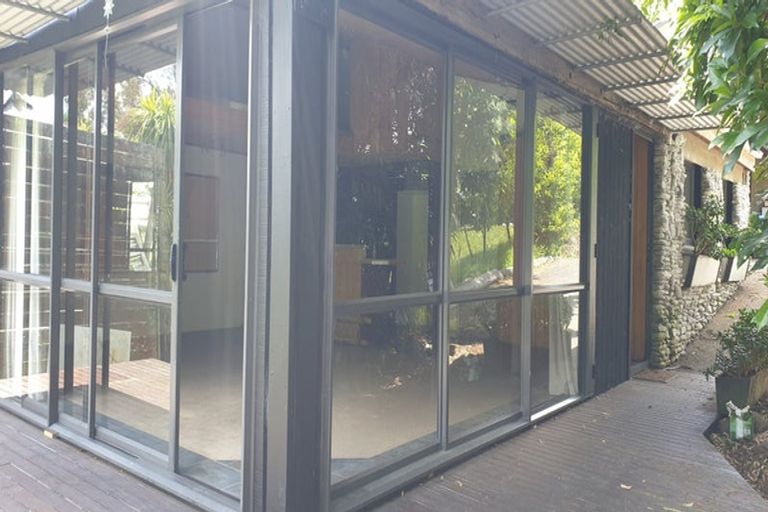 Photo of property in 36 Comins Crescent, Mission Bay, Auckland, 1071