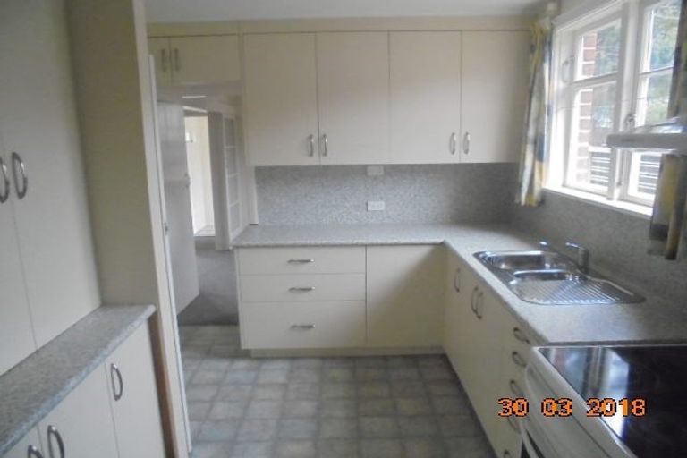 Photo of property in 72 Horoeka Street, Stokes Valley, Lower Hutt, 5019