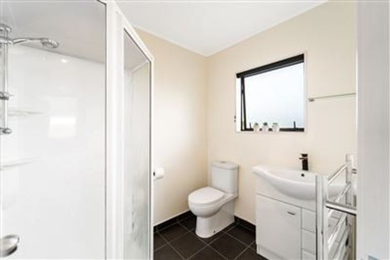 Photo of property in 43 Redwing Street, Browns Bay, Auckland, 0630