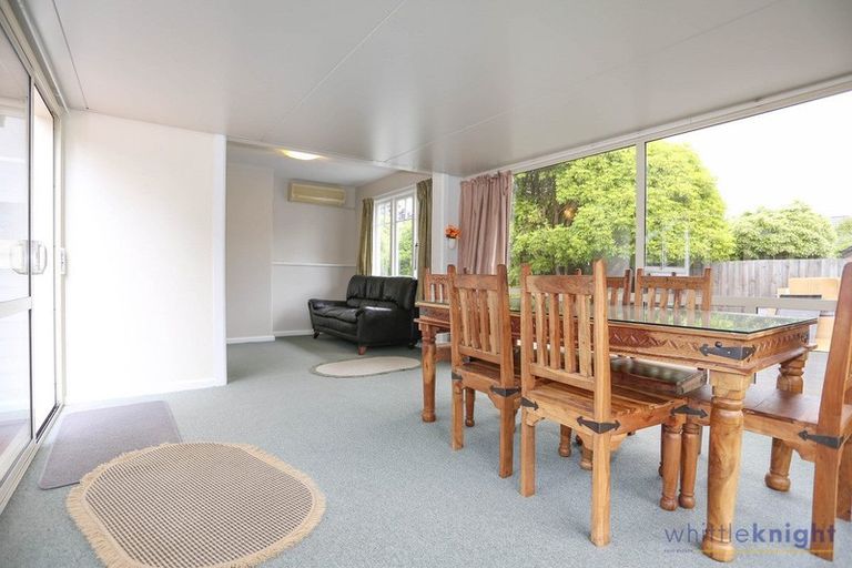 Photo of property in 124 Memorial Avenue, Burnside, Christchurch, 8053