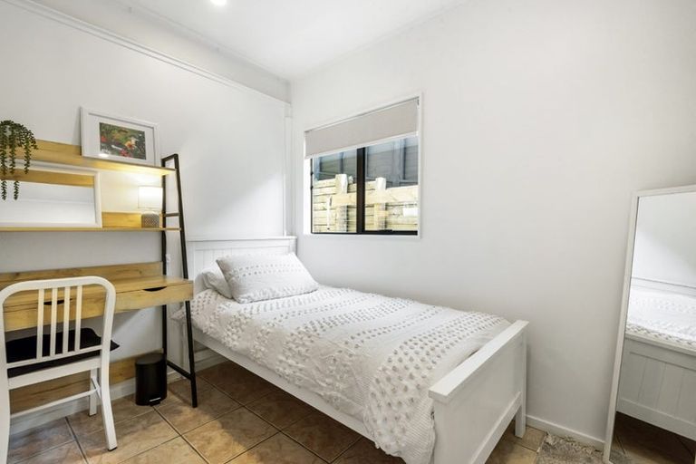 Photo of property in 2/74 Glamorgan Drive, Torbay, Auckland, 0630