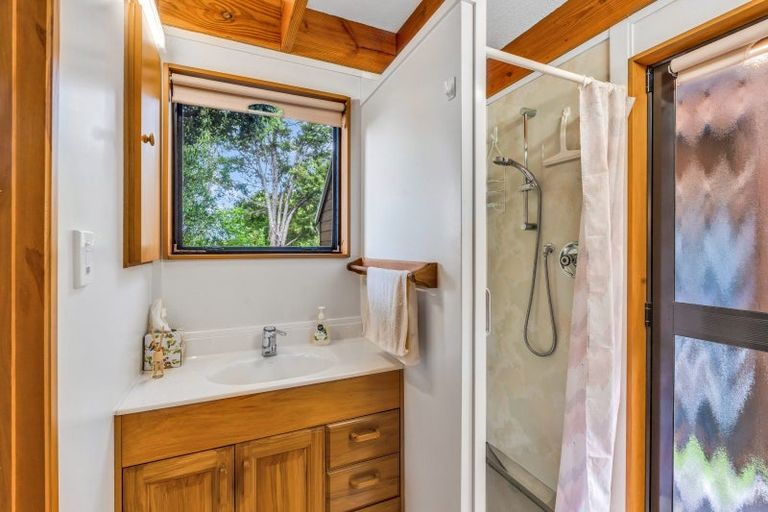 Photo of property in 47 Pohutukawa Avenue, Shelly Park, Auckland, 2014