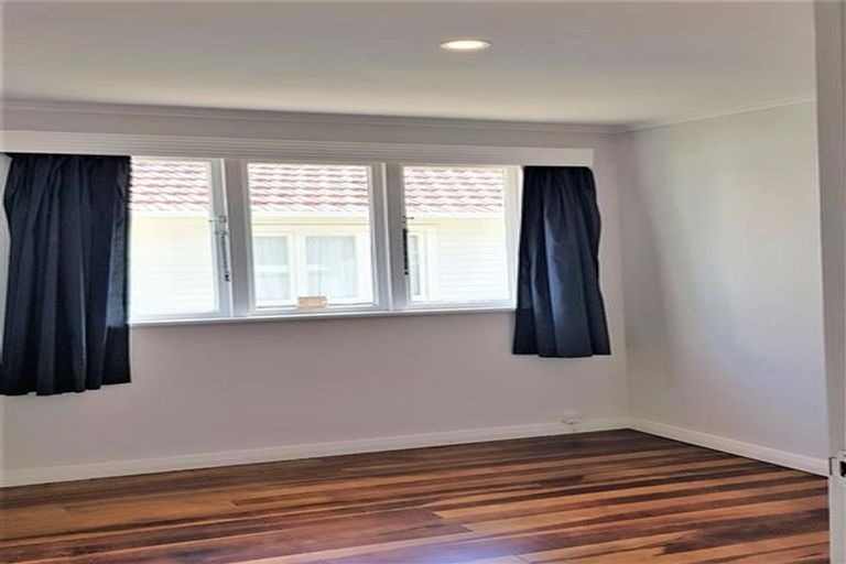 Photo of property in 1/166 Lake Road, Northcote, Auckland, 0627