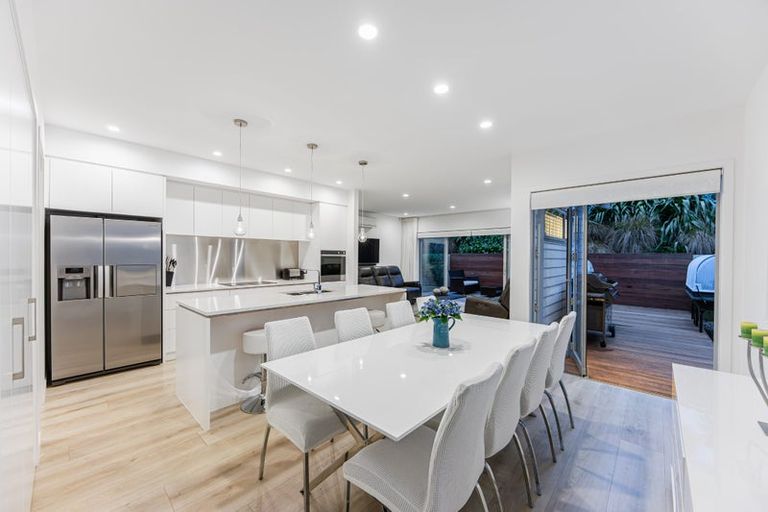 Photo of property in 21 Caldera Drive, Long Bay, Auckland, 0630