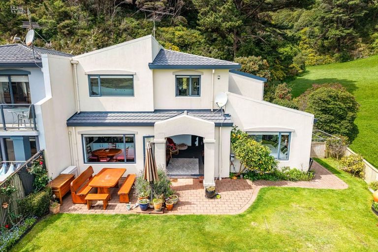 Photo of property in 8 Paremata Drive, Paremata, Porirua, 5024