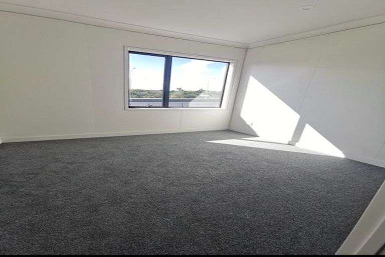 Photo of property in 64 Parkwood Avenue, Westgate, Auckland, 0614