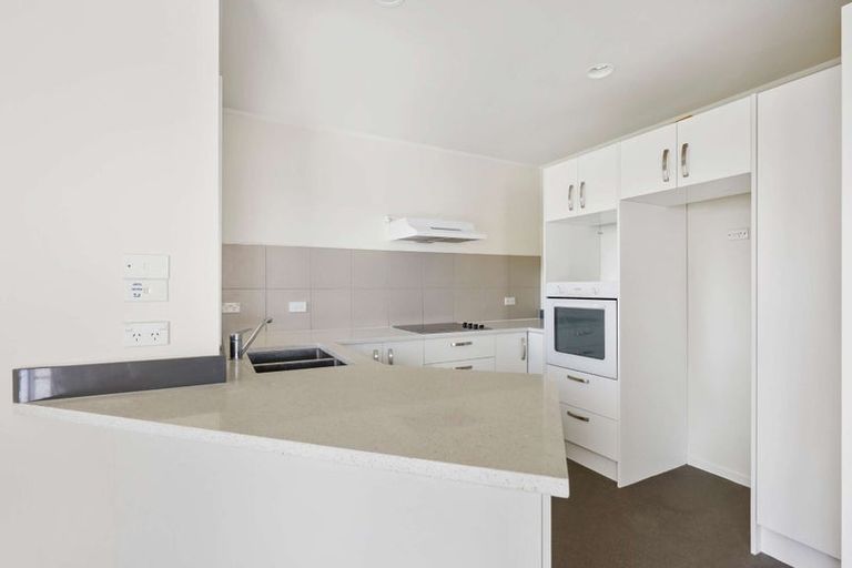 Photo of property in 2/40 Hart Road, Hauraki, Auckland, 0622