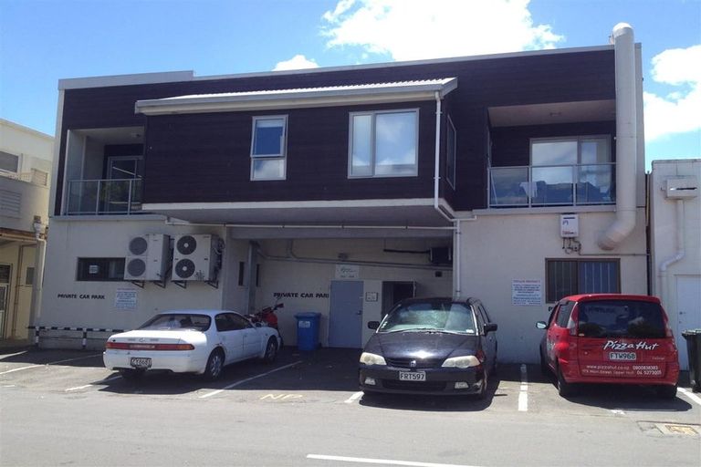 Photo of property in 154 Main Street, Upper Hutt Central, Upper Hutt, 5018