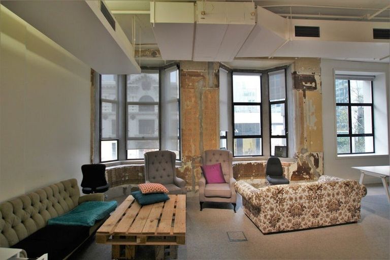 Photo of property in 44a Queen Street, Northcote Point, Auckland, 0627