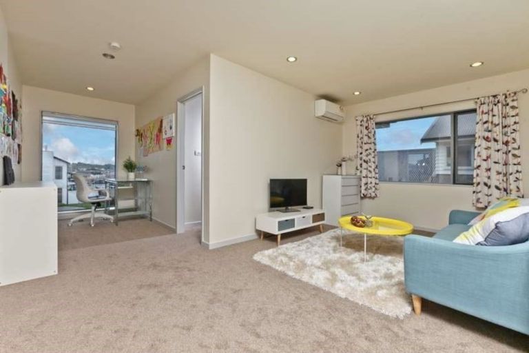 Photo of property in 15 Wisteria Lane, Silverdale, 0932