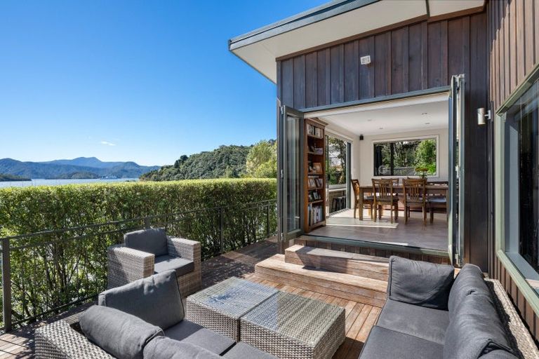 Photo of property in 354b Waikawa Road, Waikawa, Picton, 7220