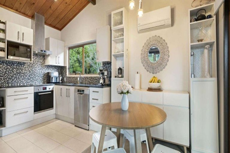 Photo of property in 35 Kurnell Drive, Botany Downs, Auckland, 2010