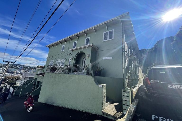 Photo of property in 105 Majoribanks Street, Mount Victoria, Wellington, 6011