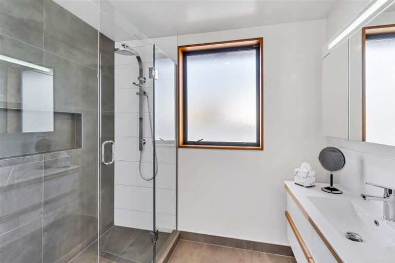 Photo of property in 2/113 Harewood Road, Papanui, Christchurch, 8053