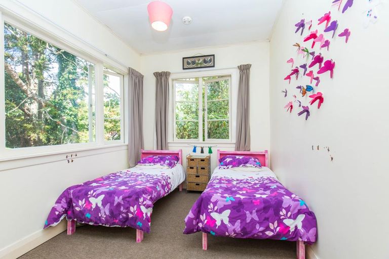Photo of property in 98 Konini Road, Titirangi, Auckland, 0604