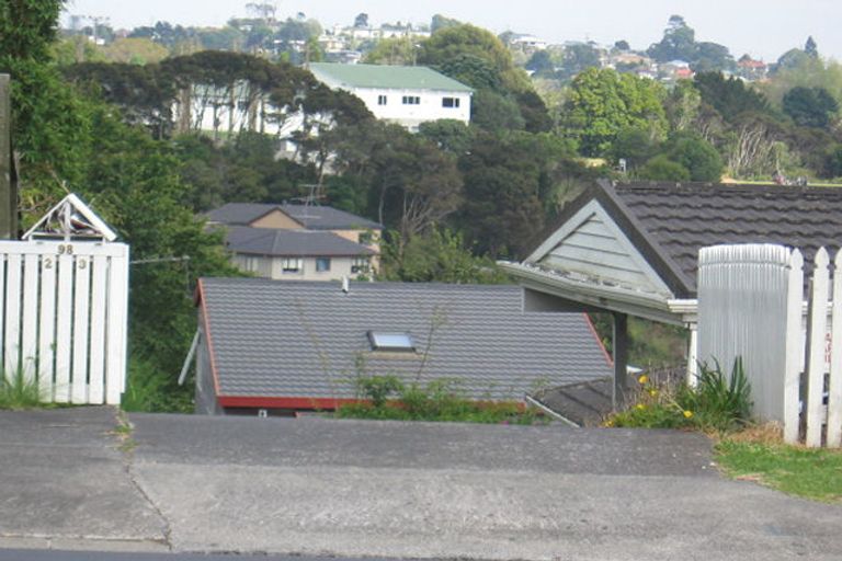 Photo of property in 1/98 Birkenhead Avenue, Birkenhead, Auckland, 0626