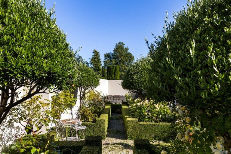 Photo of property in 29 Morrows Mead, Wanaka, 9305