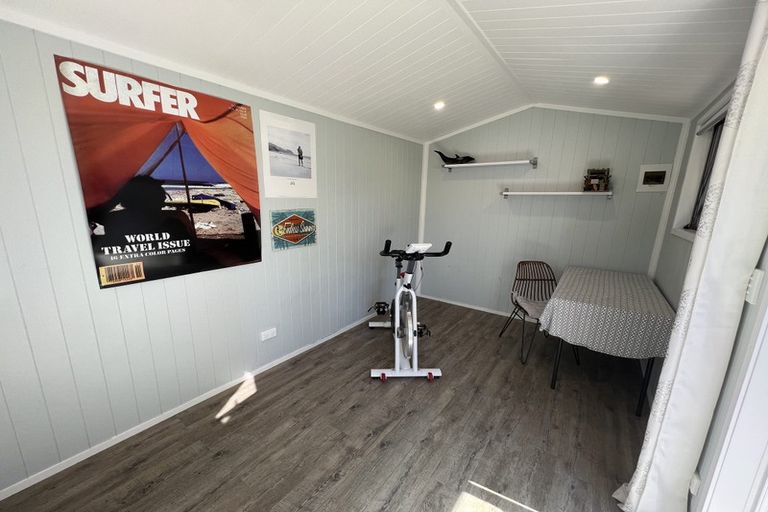 Photo of property in 11 Ocean View Road, Milford, Auckland, 0620