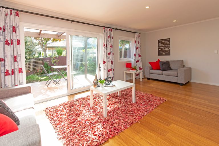 Photo of property in 1/672 Whangaparaoa Road, Stanmore Bay, Whangaparaoa, 0932