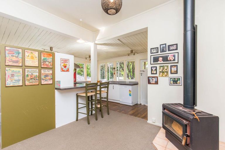 Photo of property in 98 Konini Road, Titirangi, Auckland, 0604