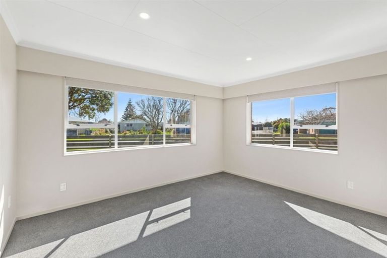 Photo of property in 19a Truby King Street, Merrilands, New Plymouth, 4312