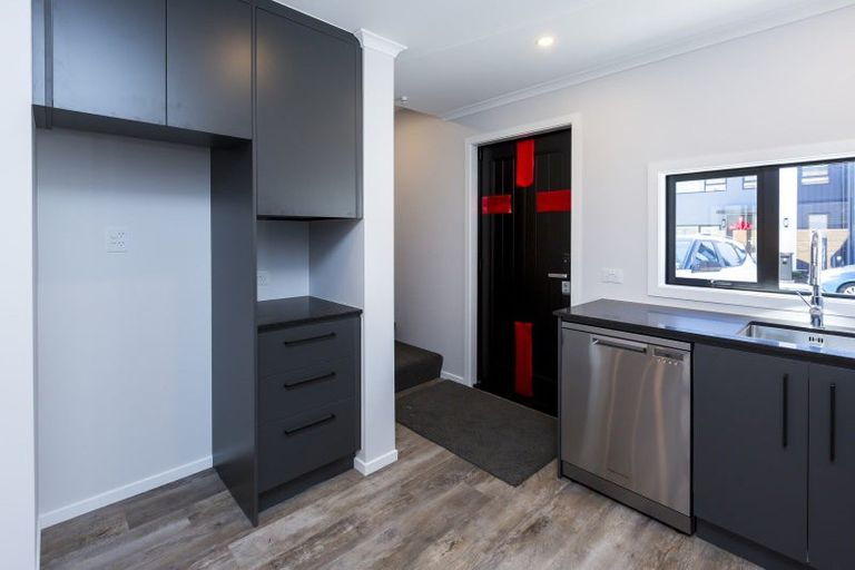 Photo of property in 5 Reakes Crescent, Wallaceville, Upper Hutt, 5018