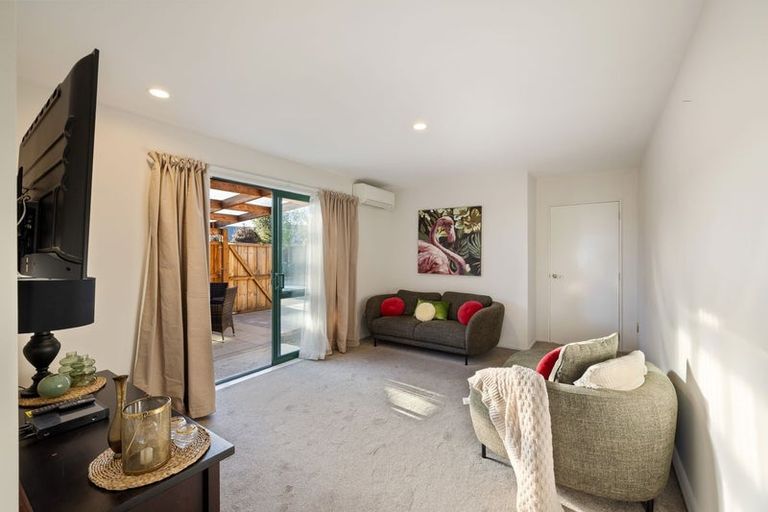 Photo of property in 164 Queenspark Drive, Parklands, Christchurch, 8083