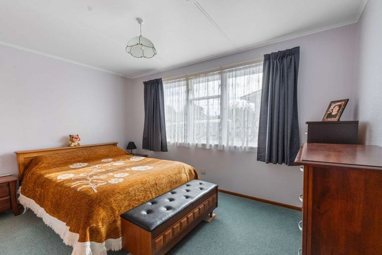 Photo of property in 24 Trelawney Crescent, Westown, New Plymouth, 4310